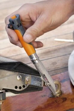 Opinel N°08 Outdoor Zakmes - Oranje -Buitenleven Winkel 3123840015779 opinel outdoor 8 oranje sfeer6 resultaat