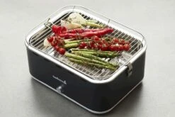 Barbecook Carlo Houtskool Tafelbarbecue - Grijs 13 Barbecook Carlo Houtskool Tafelbarbecue - Grijs -Buitenleven Winkel 900 1350 bc cha 1015 sf 01 hr