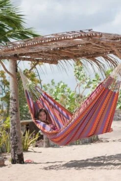 La Siesta Carolina 2 Persoons Hangmat - Flowers 8 La Siesta Carolina 2 Persoons Hangmat - Flowers -Buitenleven Winkel 900 598 cah16 2 ambiance 203