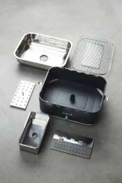 Barbecook Carlo Houtskool Tafelbarbecue - Grijs 12 Barbecook Carlo Houtskool Tafelbarbecue - Grijs -Buitenleven Winkel 900 600 bc cha 1015 sf 06 hr